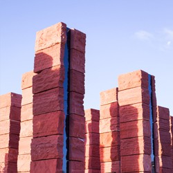 12 sandstone columns at the Australian Memorial, Pukeahu National War Memorial Park, 2015.